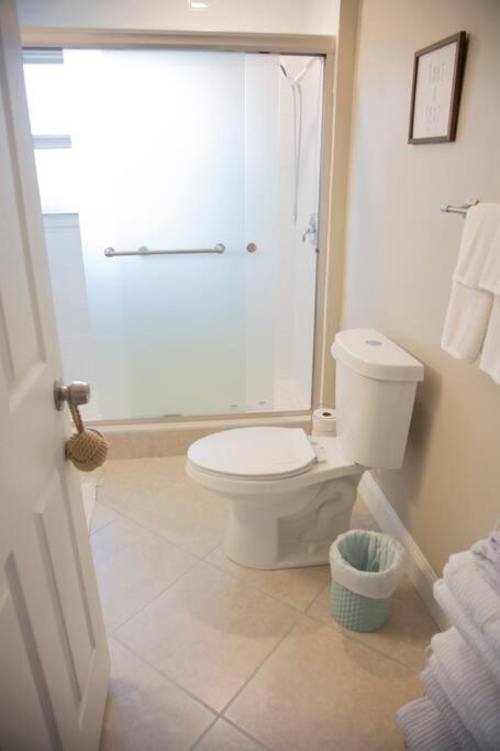 Two Bedroom Ranch With Private Deck Close To Beach Lake Worth Beach Kültér fotó