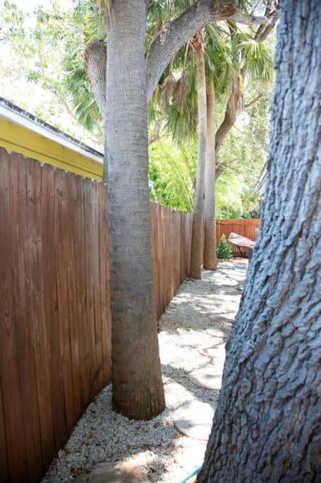 Two Bedroom Ranch With Private Deck Close To Beach Lake Worth Beach Kültér fotó