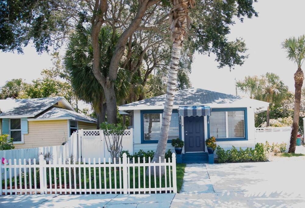 Two Bedroom Ranch With Private Deck Close To Beach Lake Worth Beach Kültér fotó