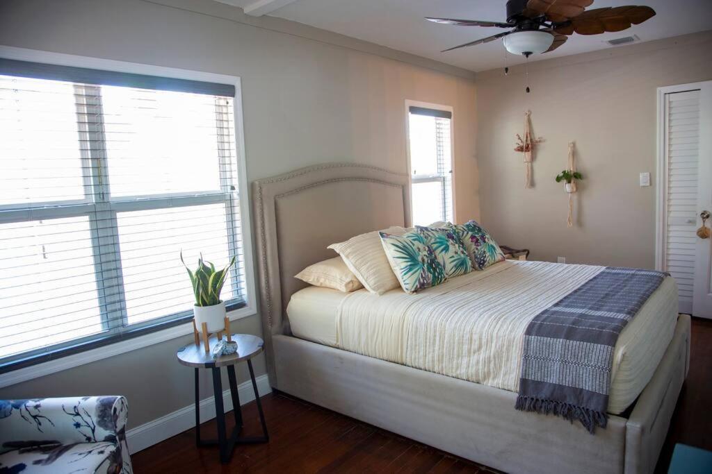 Two Bedroom Ranch With Private Deck Close To Beach Lake Worth Beach Kültér fotó